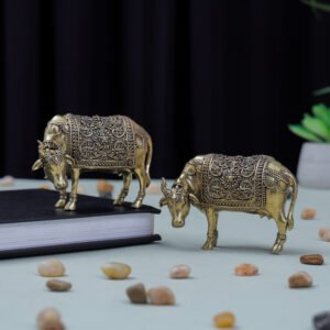 Handcrafted Brass Cow Figurine Set – Antique Finish (Set of 2)